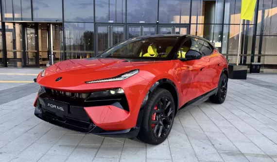 Phiên bản tiết kiệm xăng của mẫu SUV sắp bán ở Việt Nam chính thức "ra lò", giá hơn 73.000 USD