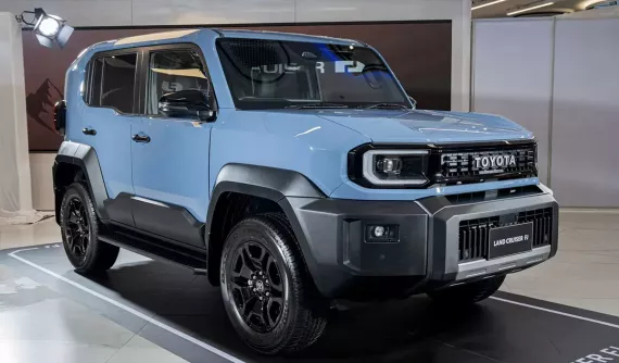 Đại lý Việt nhận cọc cho Toyota Land Cruiser FJ, giá đắt hơn Fortuner dù nhỏ hơn