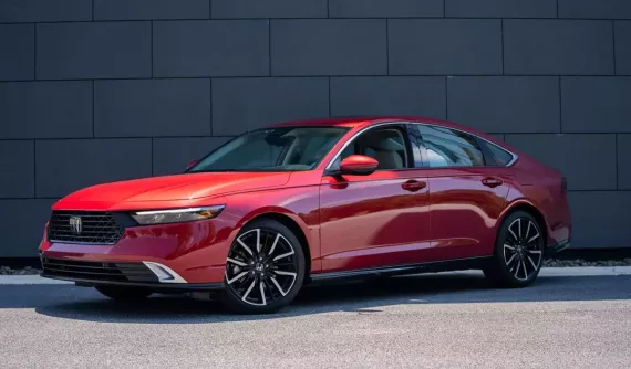 2 mẫu xe hybrid này rất đáng mua nhưng không dành cho người muốn tiết kiệm tiền