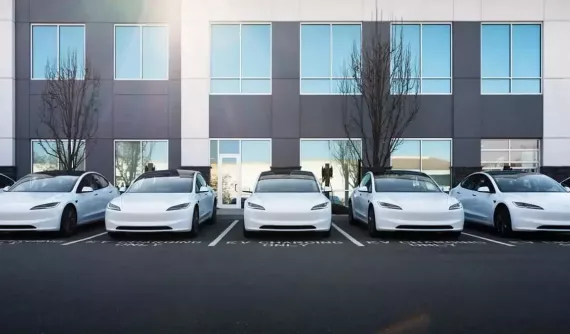 Tesla giành lại vị trí hãng xe điện số một thế giới sau khi doanh số của BYD giảm 25%