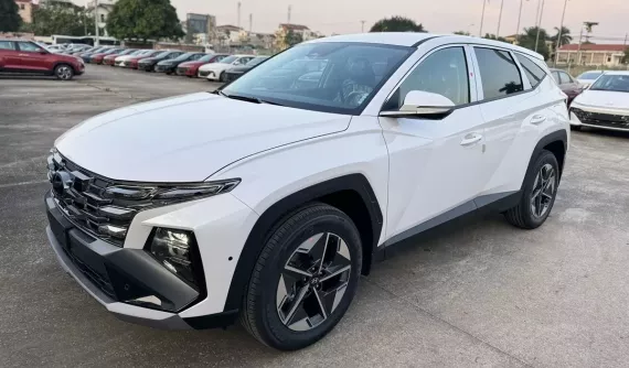 Đại lý Việt nhận cọc cho Hyundai Tucson Hybrid 2026, giá dự kiến trên 1 tỷ đồng