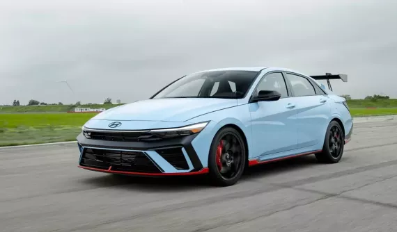 Vén màn Hyundai Elantra N TCR với cánh gió cỡ lớn, rẻ hơn Honda Civic Type R
