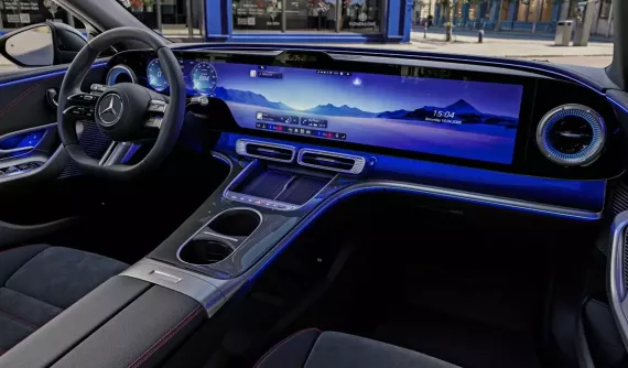 Mercedes-Benz C-Class phiên bản thuần điện được tung ảnh nội thất chính thức với màn hình khổng lồ