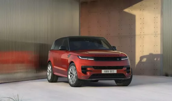 Range Rover Sport mới ra mắt Việt Nam được bổ sung phiên bản kỷ niệm 20 năm với màu cam hoài cổ