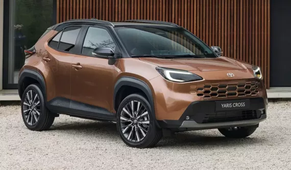 Toyota Yaris Cross 2026 ra mắt với lưới tản nhiệt như Lexus RX, chỉ dùng động cơ hybrid