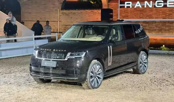 Range Rover SV phiên bản năm Bính Ngọ chính thức ra mắt, giới hạn toàn cầu chỉ 3 xe