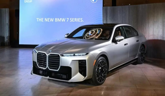 BMW 7-Series 2027 chính thức trình làng, ngoại thất tinh chỉnh, nội thất tràn ngập màn hình