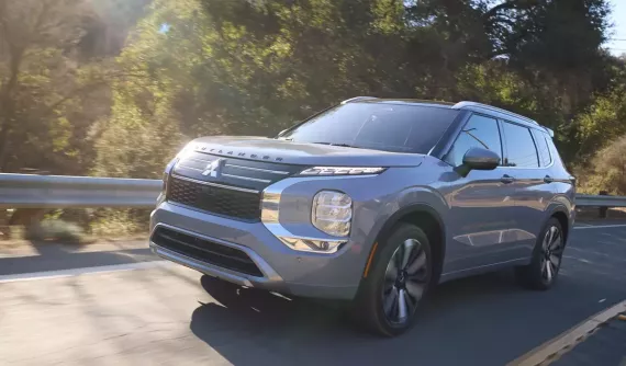 Vén màn Mitsubishi Outlander 2026 với động cơ hybrid mới, mức tiêu hao nhiên liệu gây thất vọng