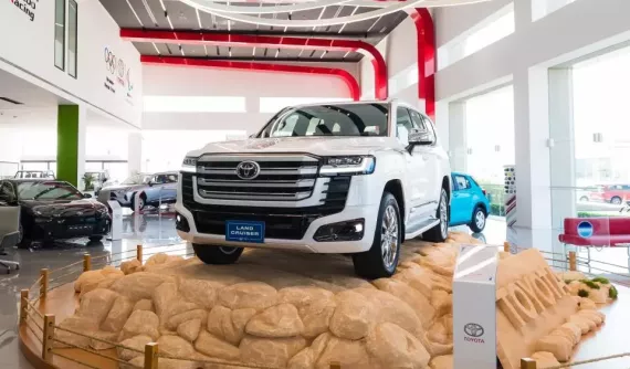 Toyota Land Cruiser LC300 Hybrid chưa bán ở Việt Nam đã kênh giá đến 700 triệu đồng tại đại lý tư nhân