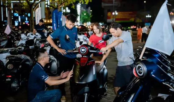 Người dùng yên tâm chạy xe máy điện “tẹt ga” nhờ hạ tầng và hậu mãi 5 sao của VinFast