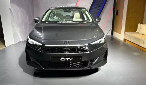 Honda City 2026 chính thức ra mắt với màn hình lớn hơn, thêm camera 360 độ và chỉ "ăn" 3,6 lít/100 km