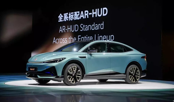 Volkswagen tung ra mẫu sedan cỡ trung mới với giá rẻ, cạnh tranh Toyota Camry