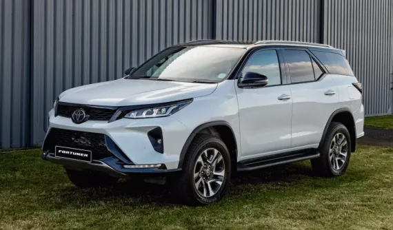 Toyota cắt giảm sản lượng đến 83.000 xe, Fortuner và Hilux cũng bị ảnh hưởng