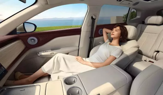 Ghế không trọng lực - trang bị đang thịnh hành của ô tô điện - đứng trước nguy cơ bị "cấm cửa"