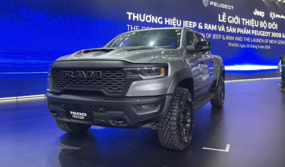 Xe bán tải cỡ lớn Ram 1500 chính thức quay trở lại Việt Nam với 2 phiên bản, giá từ 3,749 tỷ đồng