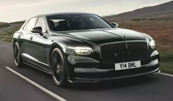 Bentley Flying Spur phiên bản mới trình làng, từ bỏ một thiết kế truyền thống được duy trì từ năm 1962