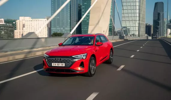 Cặp đôi xe điện hạng sang Audi e-tron và Q8 e-tron bị triệu hồi tại Việt Nam vì lỗi bộ trợ lực phanh