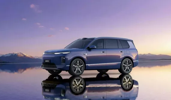 SUV cỡ lớn BYD Sealion 08 được trang bị pin nặng tới 810 kg, phạm vi hoạt động 900 km
