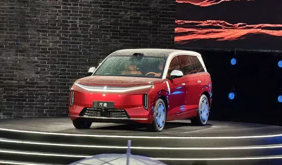 SUV cỡ lớn BYD Datang chính thức được bán ra thị trường, có thể chạy 950 km và sạc nhanh như chớp