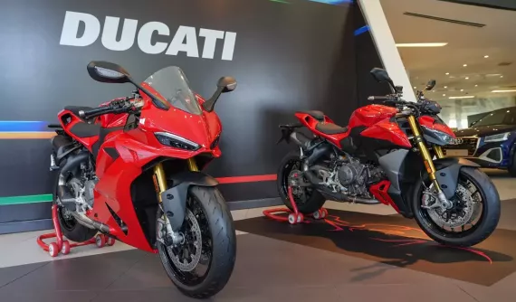 Ducati Panigale V2 S và Streetfighter V2 S ra mắt Việt Nam với động cơ V12, giá từ 629 triệu đồng