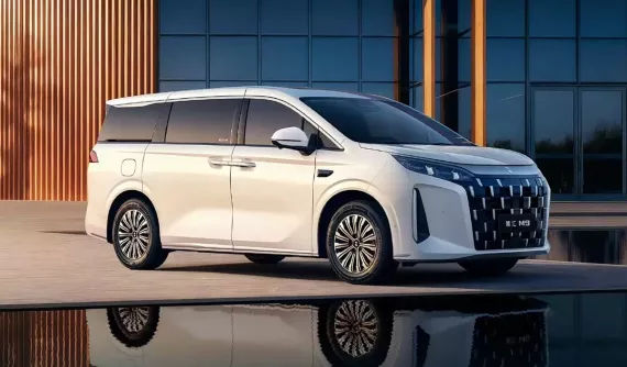 Phiên bản chạy dịch vụ của MPV cỡ lớn BYD M9 chính thức ra mắt với giá rẻ