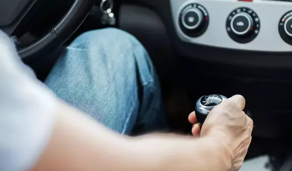 Lái xe số sàn sẽ kích hoạt một vùng não mà xe số tự động gần như “để ngủ quên”