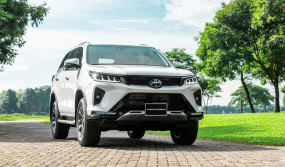 Toyota Fortuner tại Việt Nam bị cắt bản máy dầu, chỉ còn bản máy xăng, giá từ 1,19 tỷ đồng