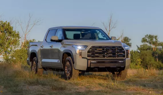 Bán tải cỡ lớn Toyota Tundra 2027 bổ sung lựa chọn tiết kiệm hơn cho người mê off-road