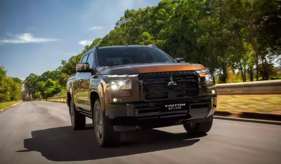 Mitsubishi Triton được bổ sung phiên bản đặc biệt mới với màu sơn không nổi bật nhưng vẫn ấn tượng
