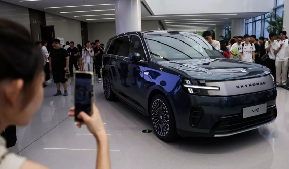 SUV mới của Xiaomi chính thức trình làng, có thể chạy 505 km không cần xăng, giá từ 38.400 USD