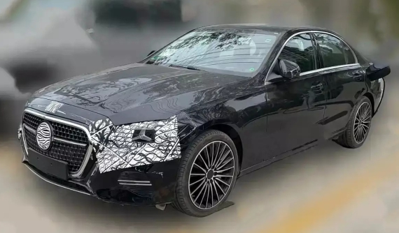 Mercedes-Benz C-Class 2027 lộ diện với lưới tản nhiệt khổng lồ, nội thất chưa chạy theo xu hướng tràn màn hình