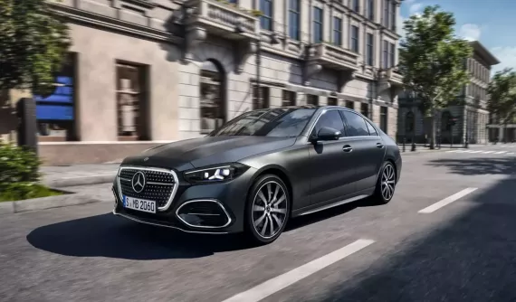 Mercedes-Benz C-Class 2027 phiên bản dùng động cơ đốt trong chính thức trình làng với loạt công nghệ mới
