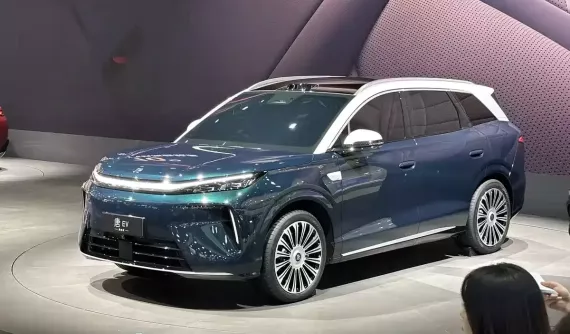 BYD Tang thế hệ thứ ba trình làng như mẫu SUV đầu bảng công nghệ cao, kích thước lớn, nội thất 5 chỗ