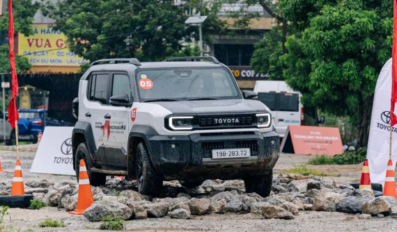 Đánh giá Toyota Land Cruiser FJ 2026: SUV địa hình cá tính, danh có xứng với thực?