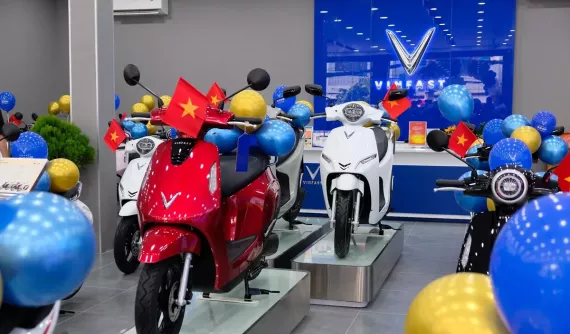 VinFast ưu đãi đến 3 triệu đồng cho khách hàng chuyển từ xe máy xăng sang xe máy điện