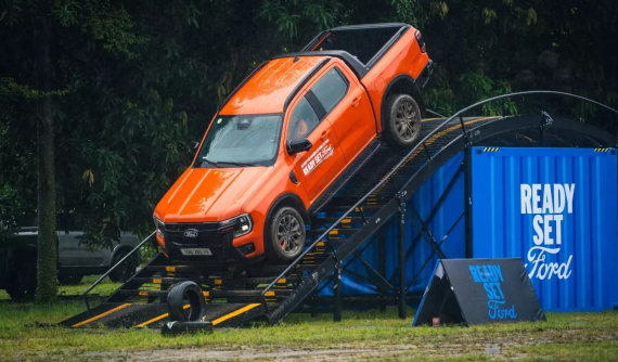 Ford ưu đãi loạt xe trong tháng 9, tiếp tục chuỗi lái thử Ready Set Ford trên toàn quốc