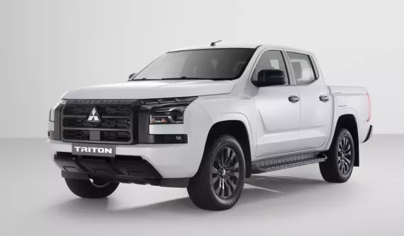 Mitsubishi Triton tại Việt Nam có thêm phiên bản 4WD AT Premium mới, giá từ 782 triệu đồng