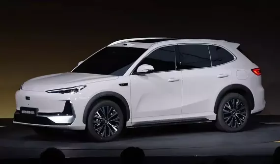 Geely EX5 thế hệ mới chính thức được bán ra thị trường với công suất lớn hơn, cốp trước 160 lít