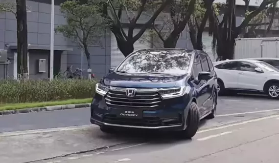 Honda Odyssey được nâng cấp, bỏ bản tiêu chuẩn không có màn hình