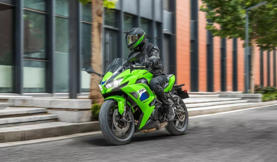 Mô tô thể thao Kawasaki Ninja 650 2027 trình làng với phuộc và phanh mới