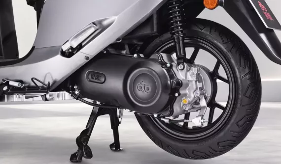 Hãng xe máy điện Dat Bike nhận giải thưởng cho công nghệ sạc tích hợp