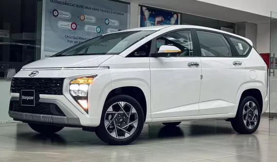 Hyundai Stargazer được giảm giá xuống chỉ còn từ 427 triệu đồng tại đại lý