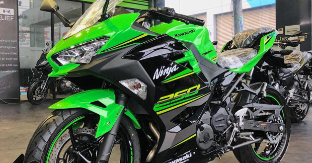 Giá xe Kawasaki Ninja 250 & khuyến mãi mới nhất tháng 1/2022 - Tinxe