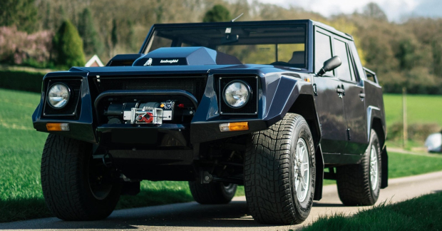 Đây có lẽ là chiếc Lamborghini LM002 phục chế ngon lành nhất trên thế giới