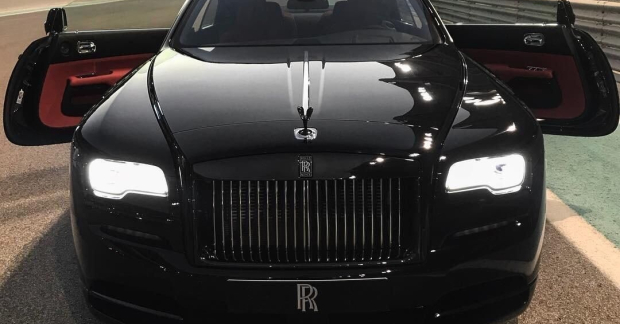 FIRST DRIVE 2017 Rolls Royce Wraith Black Badge