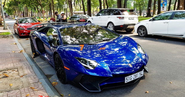 GiÃ¡ xe Lamborghini Aventador SV 2021 thÃ¡ng 8 má»›i nháº¥t