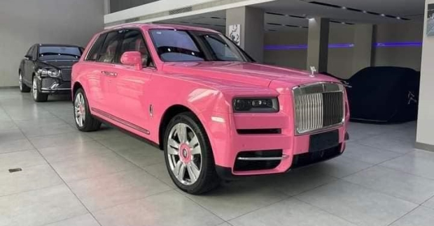 Đúng như dự đoán Nicki Manaj đã sơn hồng chiếc RollsRoyce Cullinan