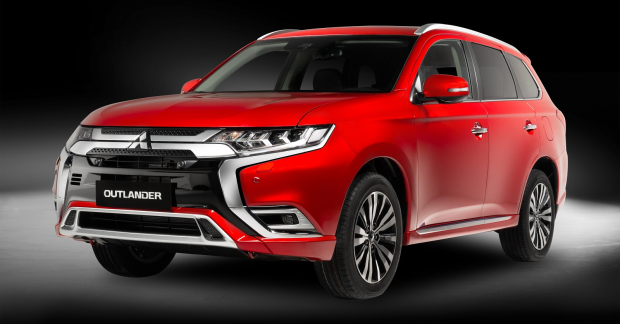 Chênh lệch 125 triệu đồng và đây là những khác biệt về trang bị giữa 2 phiên bản của Mitsubishi Outlander 2022