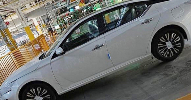 Nissan Teana 2023 lộ diện trong nhà máy, chuẩn bị cạnh tranh Honda ...