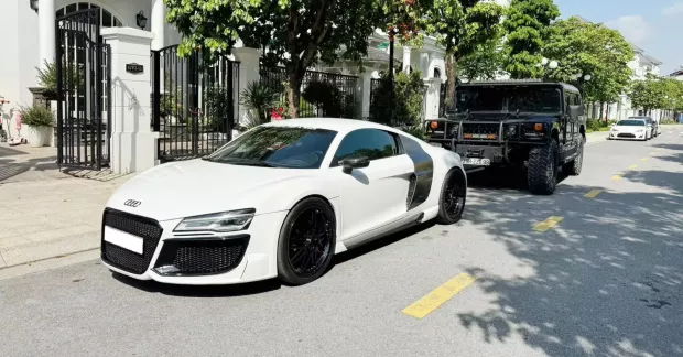 Hummer R8 Bộ đôi xế khủng Audi R8 và hàng kịch độc Hummer H1 trên đường phố Hà Nội